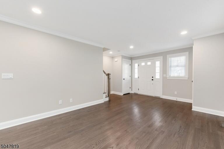Property listing MLS 4049553 photo 2