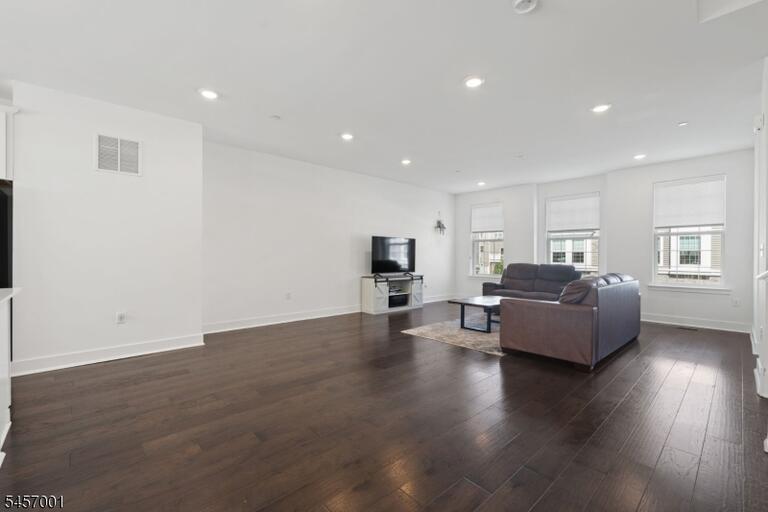 Property listing MLS 4049561 photo 12