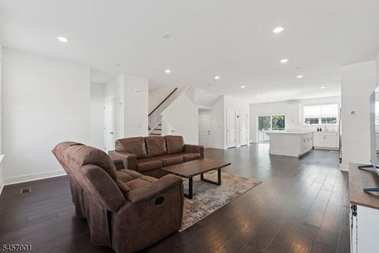 Property listing MLS 4049561 photo 14