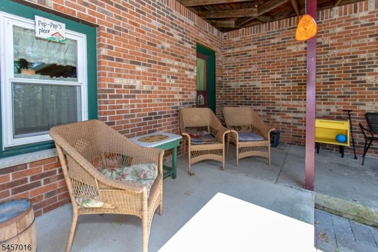 Property listing MLS 4049577 photo 4