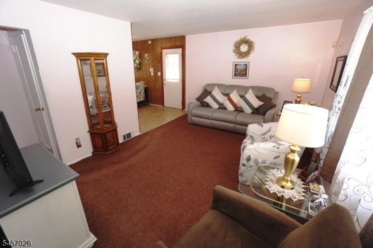 Property listing MLS 4049584 photo 5