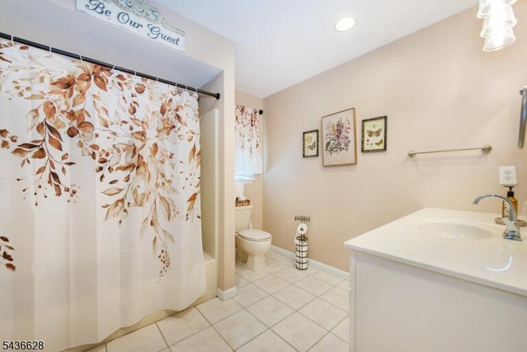 Property listing MLS 4049585 photo 41