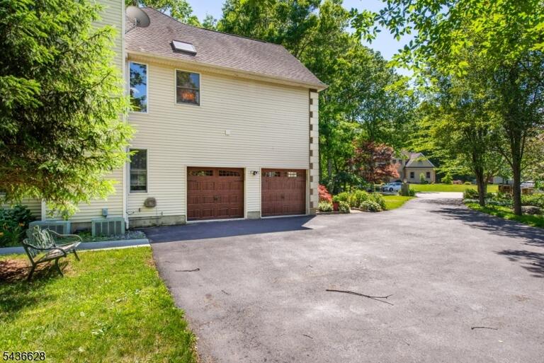 Property listing MLS 4049585 photo 43