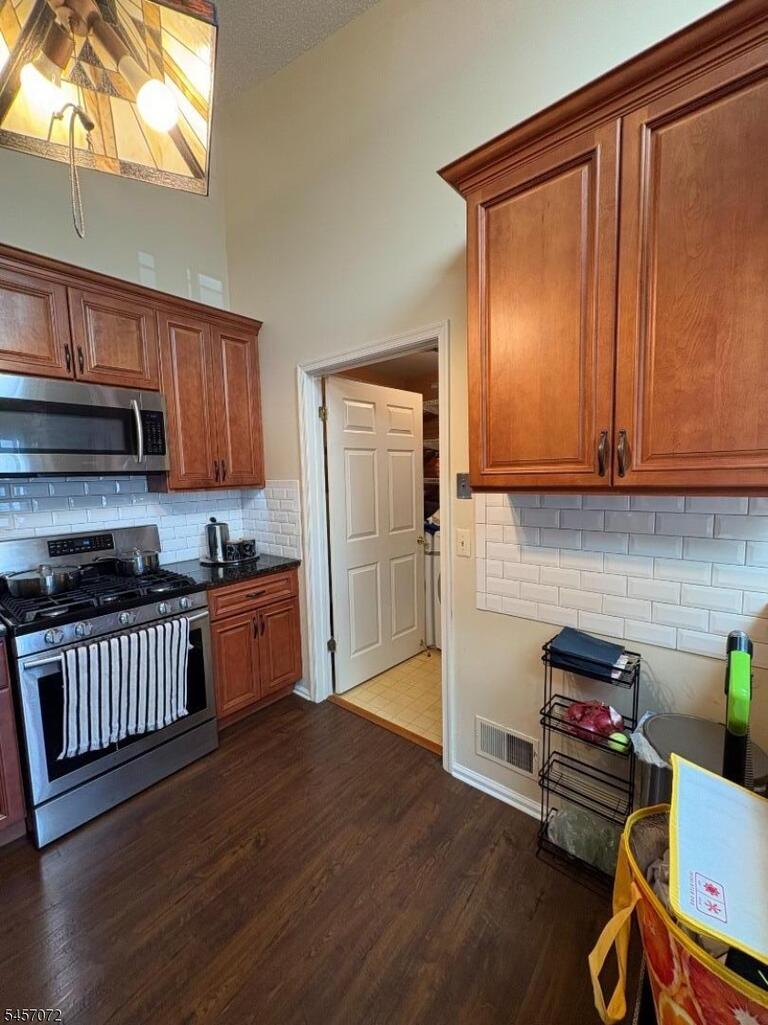 Property listing MLS 4049608 photo 7
