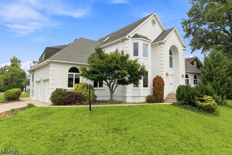 Property listing MLS 4049612 photo 2
