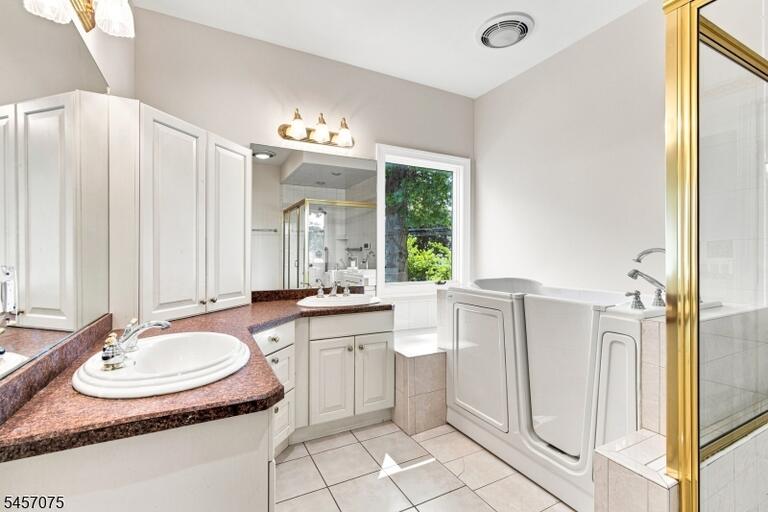 Property listing MLS 4049612 photo 25