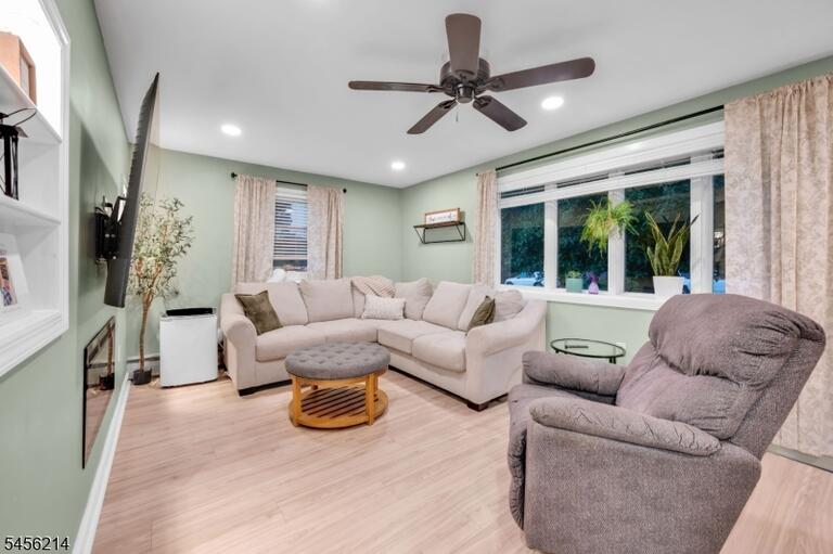 Property listing MLS 4049623 photo 13