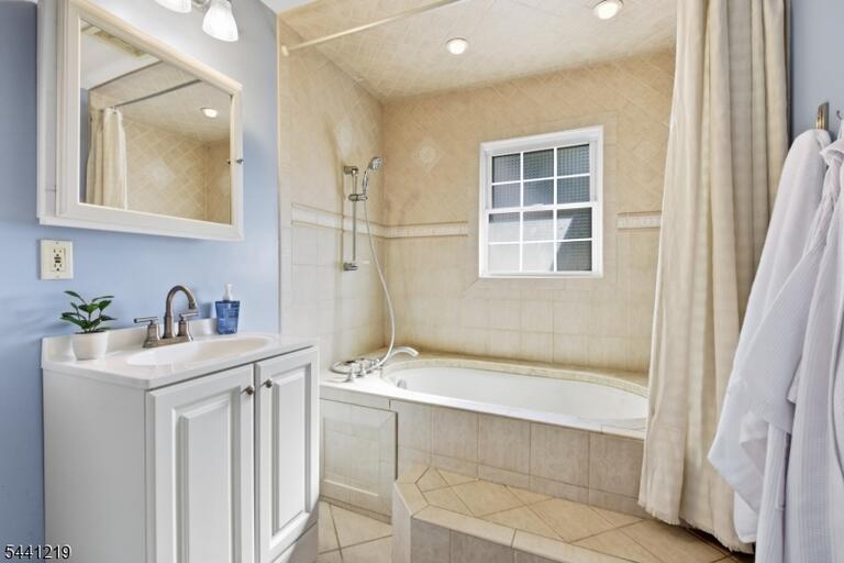 Property listing MLS 4049625 photo 14