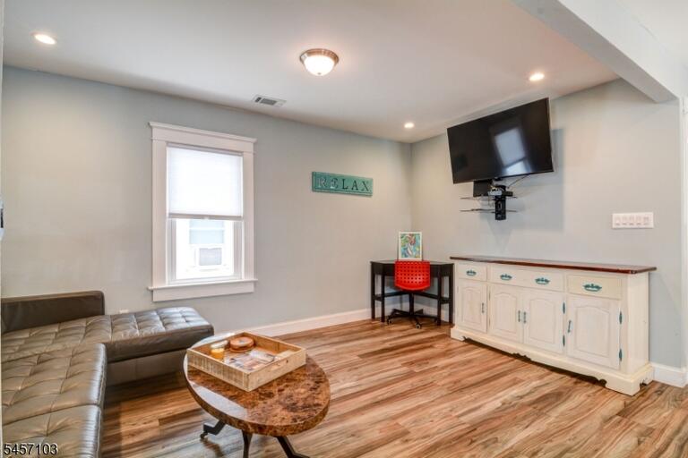 Property listing MLS 4049627 photo 9