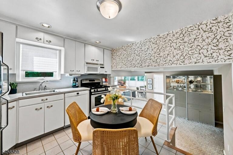 Property listing MLS 4049630 photo 10