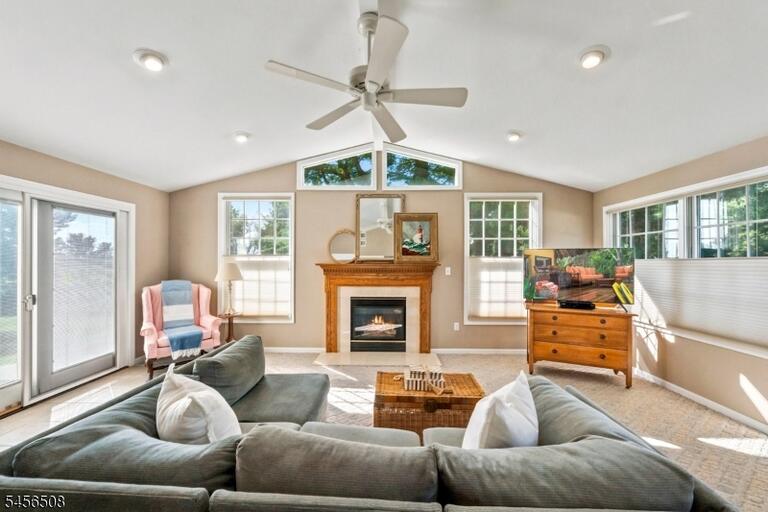 Property listing MLS 4049630 photo 14