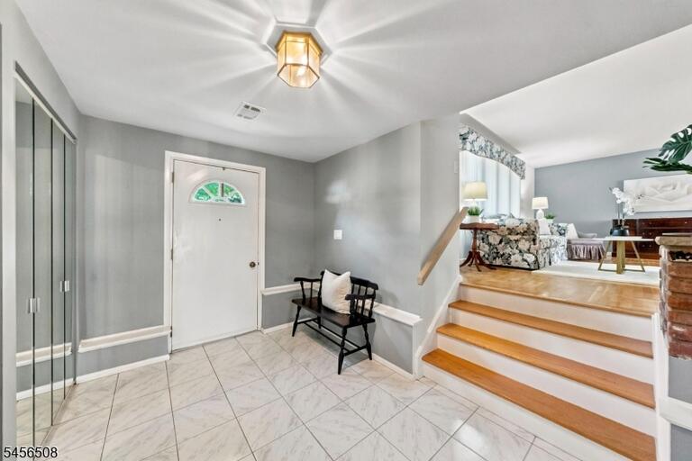 Property listing MLS 4049630 photo 2