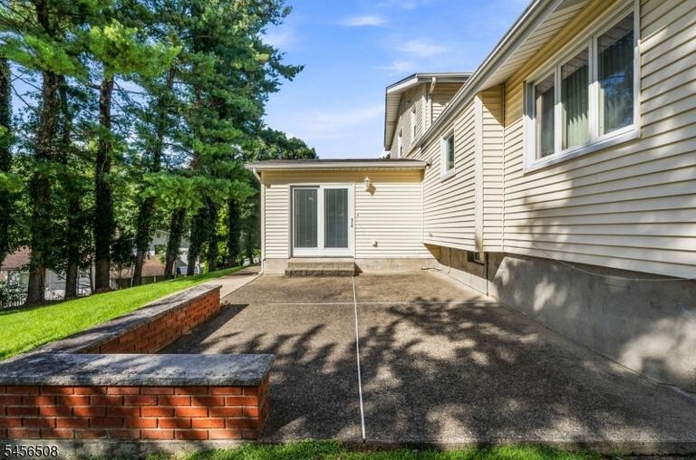 Property listing MLS 4049630 photo 41
