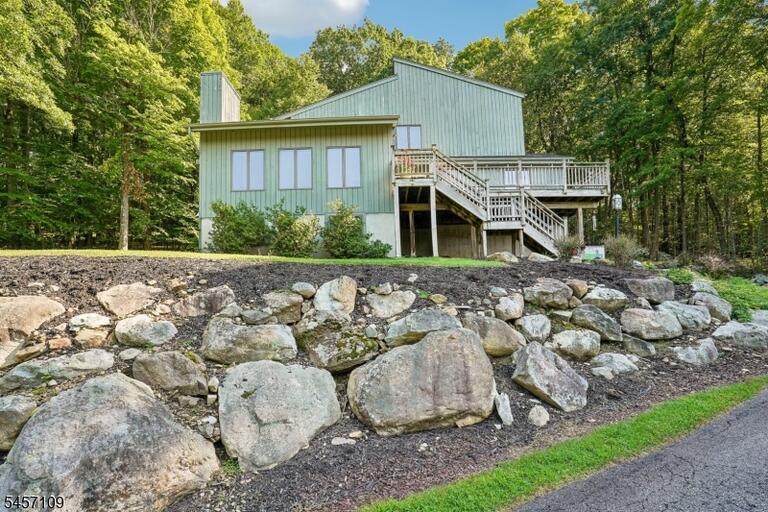 Property listing MLS 4049640 photo 1