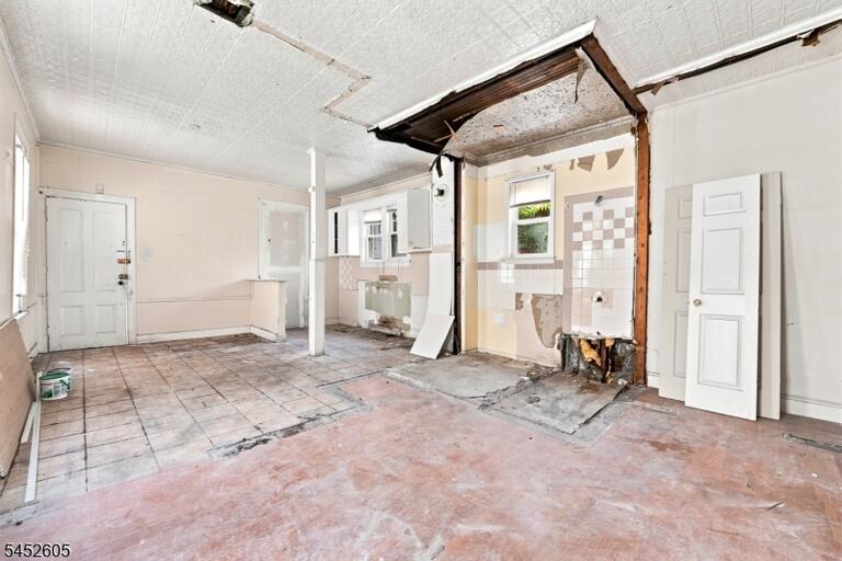 Property listing MLS 4049641 photo 23
