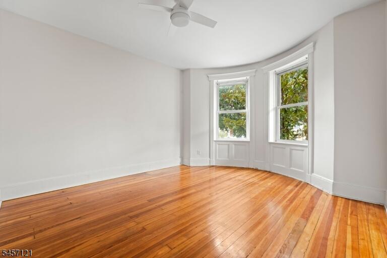 Property listing MLS 4049648 photo 4