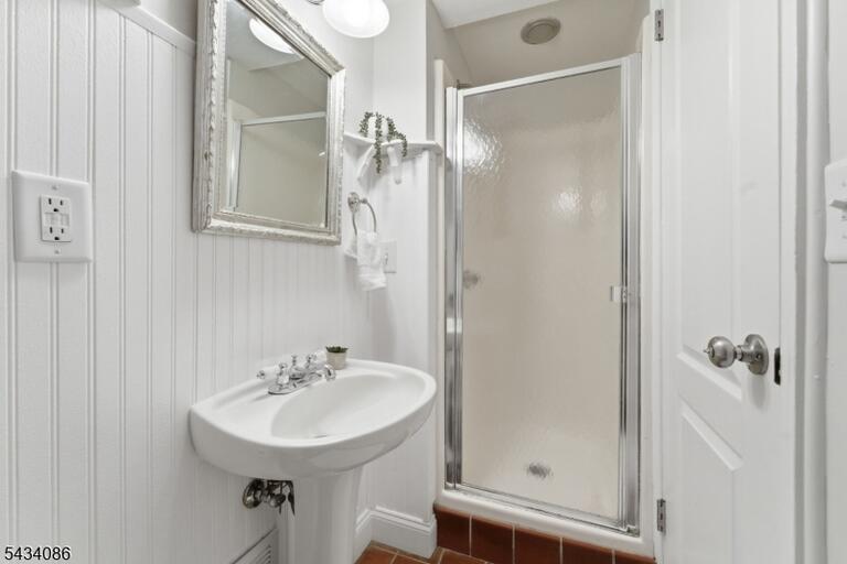 Property listing MLS 4049678 photo 34