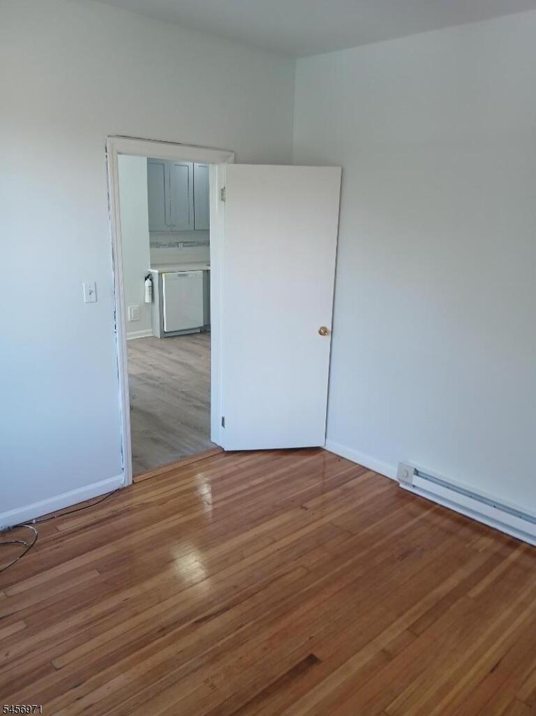 Property listing MLS 4049680 photo 3