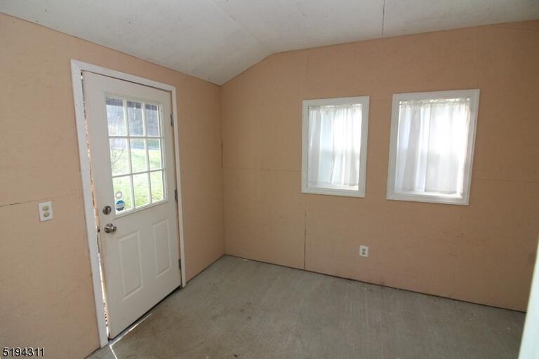 Property listing MLS 4049693 photo 11