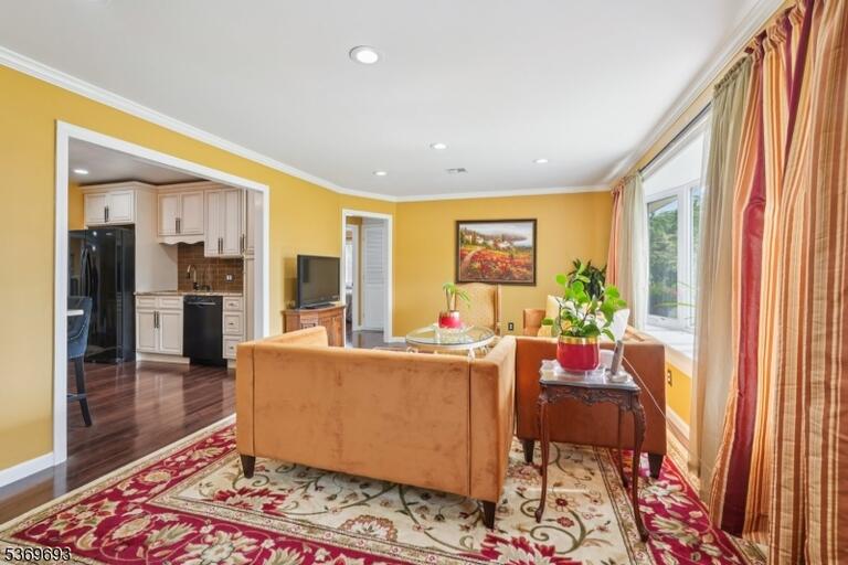 Property listing MLS 4049728 photo 5