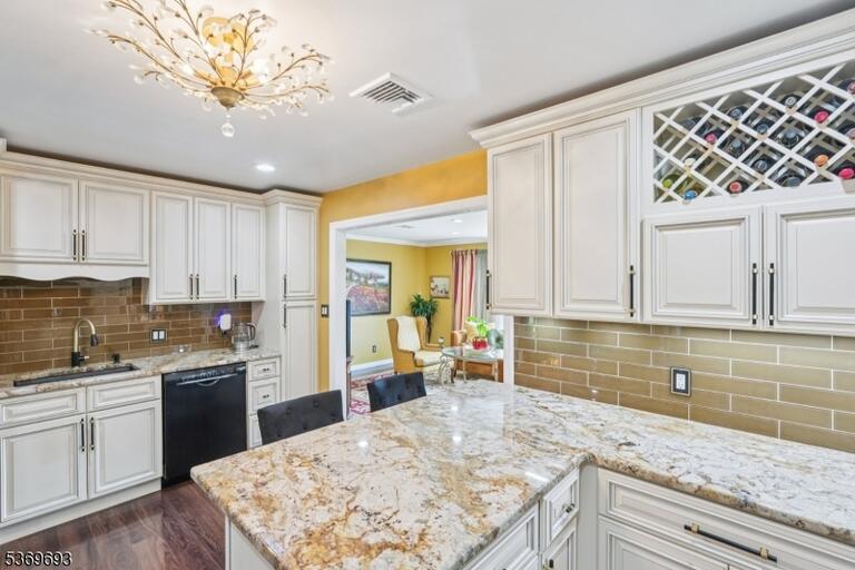 Property listing MLS 4049728 photo 8