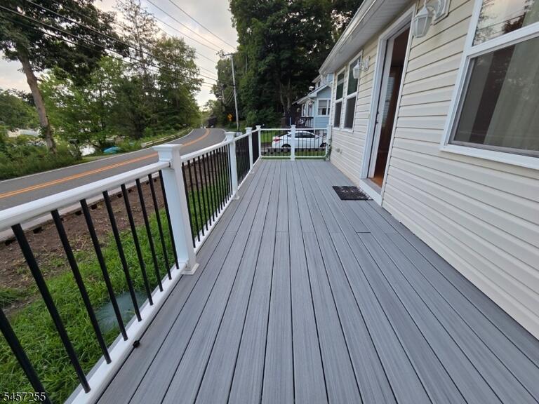 Property listing MLS 4049729 photo 2