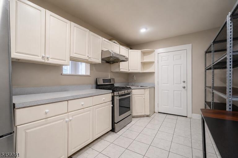 Property listing MLS 4049758 photo 11