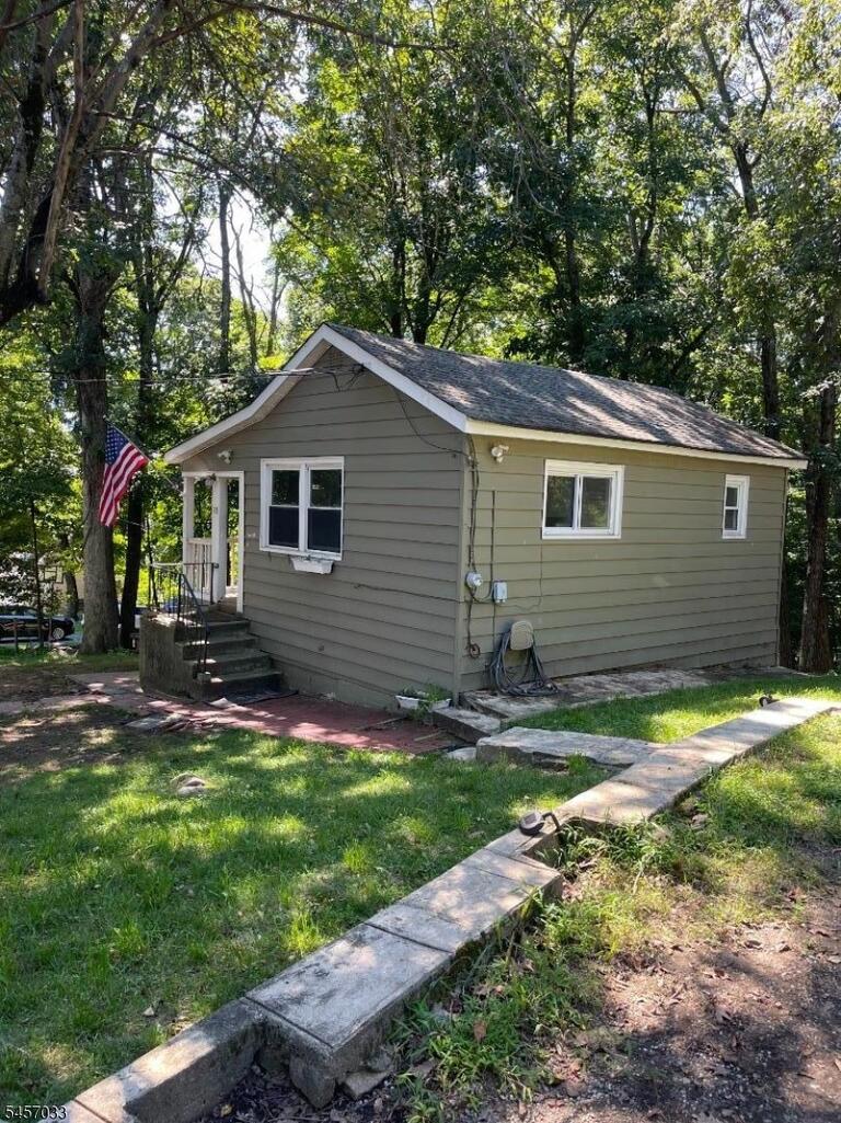 Property listing MLS 4049759 photo 1