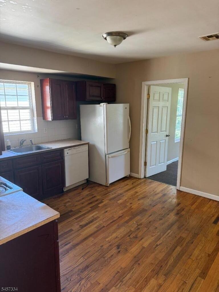 Property listing MLS 4049782 photo 2