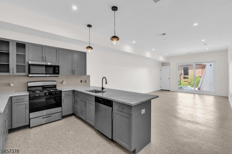 Property listing MLS 4049785 photo 1