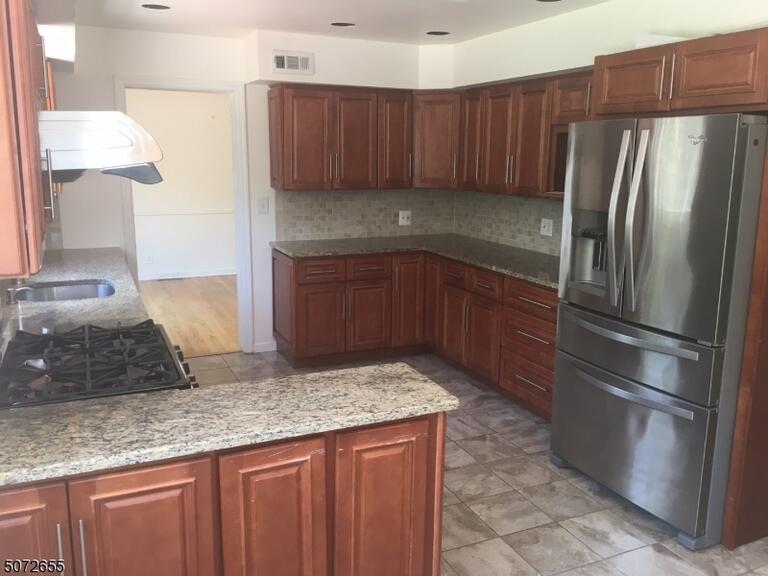 Property listing MLS 4049786 photo 4