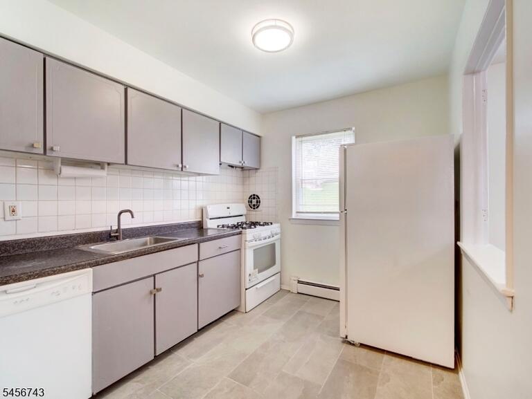 Property listing MLS 4049796 photo 4