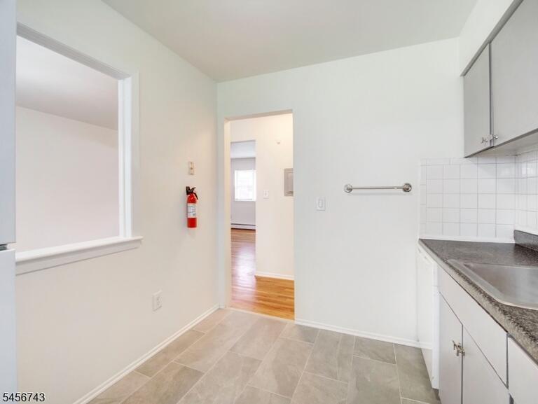 Property listing MLS 4049796 photo 6