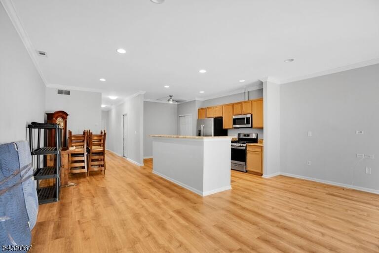 Property listing MLS 4049802 photo 3