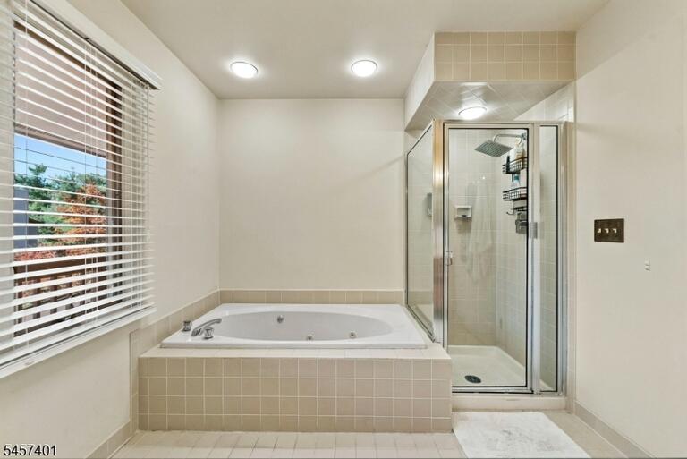 Property listing MLS 4049809 photo 25