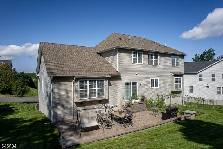 Property listing MLS 4049812 photo 2