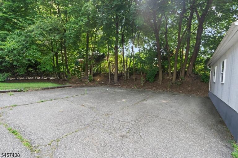Property listing MLS 4049816 photo 13