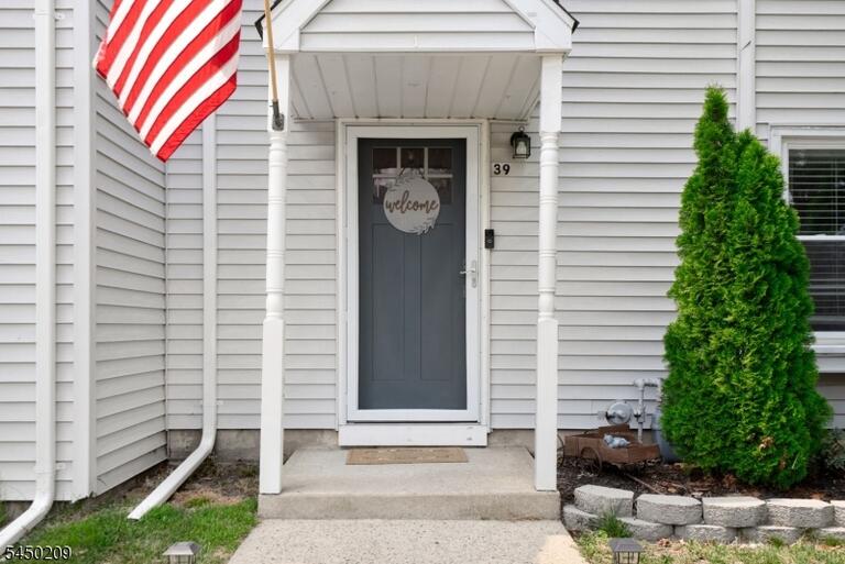Property listing MLS 4049818 photo 3