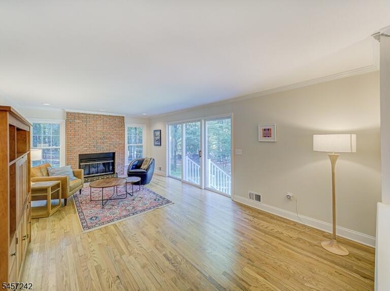 Property listing MLS 4049824 photo 8