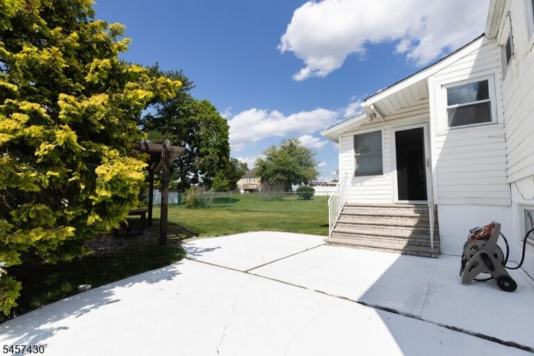 Property listing MLS 4049846 photo 26
