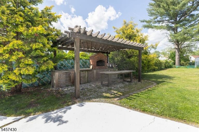 Property listing MLS 4049846 photo 27