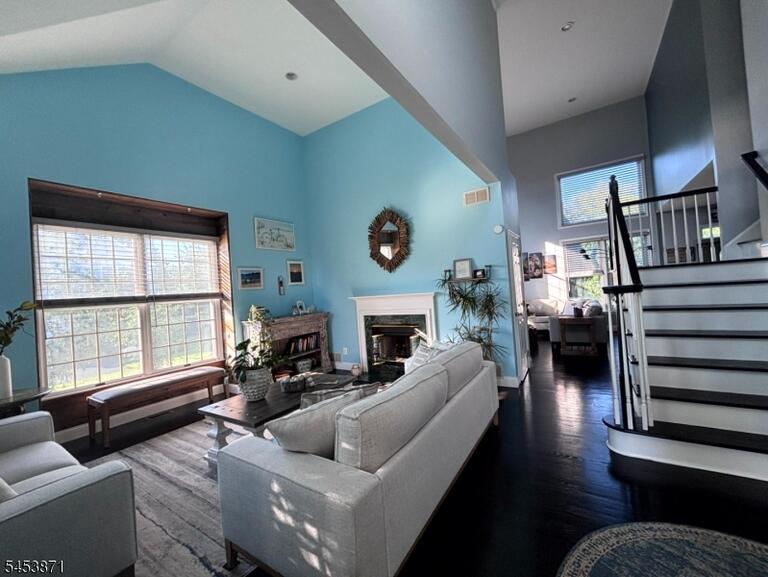 Property listing MLS 4049848 photo 5