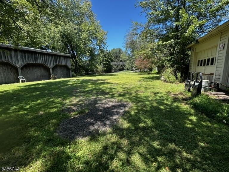Property listing MLS 4049855 photo 2