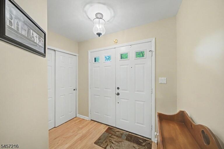 Property listing MLS 4049870 photo 3