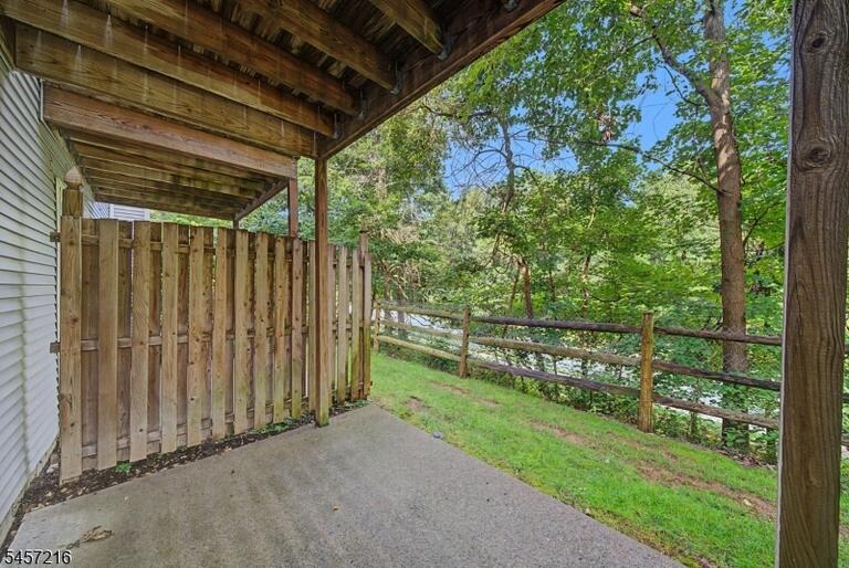 Property listing MLS 4049870 photo 36