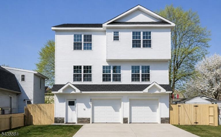Property listing MLS 4049898 photo 2