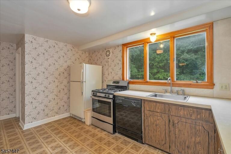 Property listing MLS 4049908 photo 13