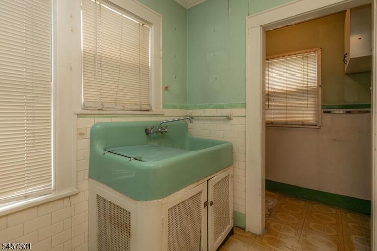 Property listing MLS 4049918 photo 11