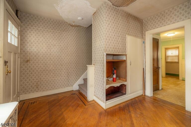 Property listing MLS 4049918 photo 3