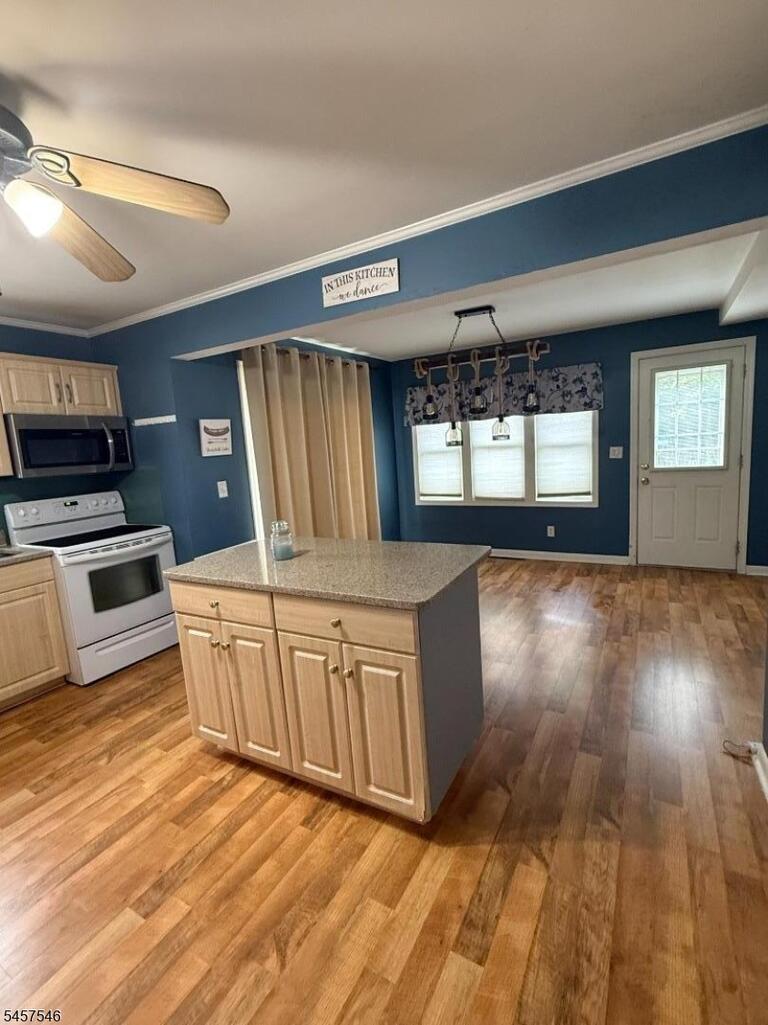 Property listing MLS 4049939 photo 11